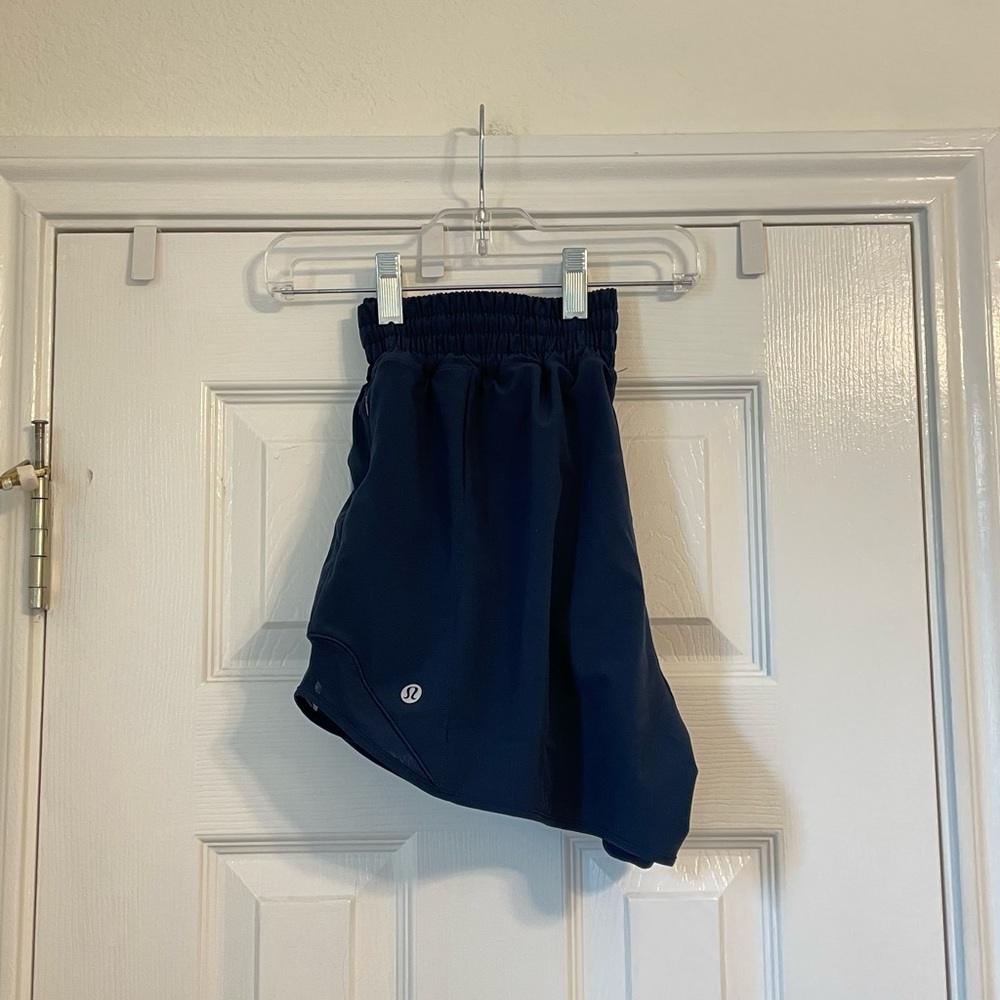 Lululemon Hotty Hot 4” High-Rise Short in Navy Blue Size 8